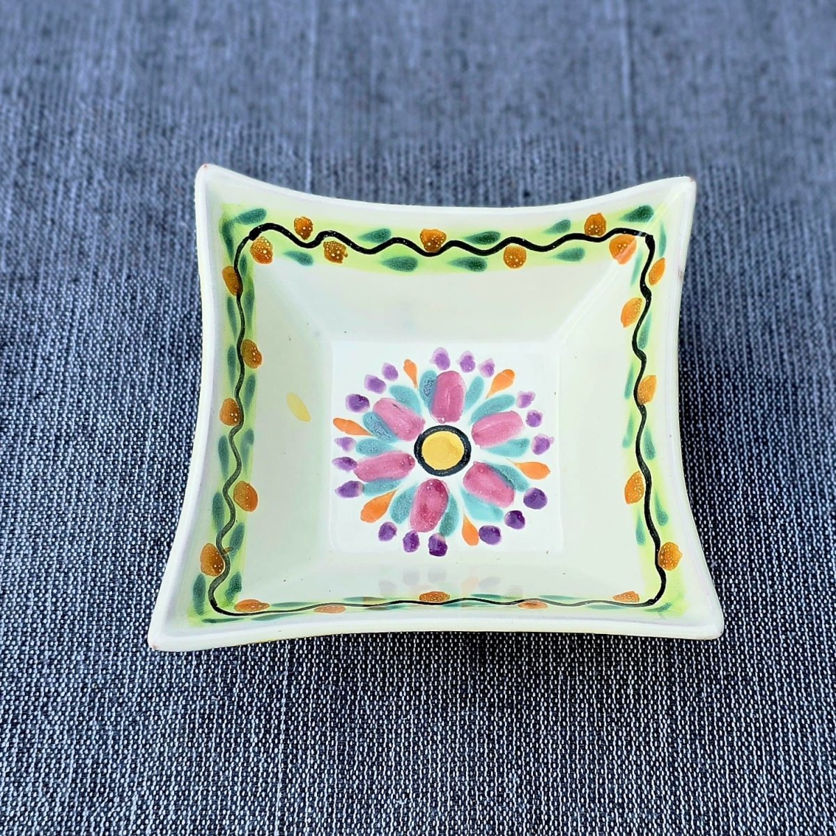 Flower Square footed saucer 5x5 in Happy BordersSaucersGorky Gonzalez Store240726 - 09