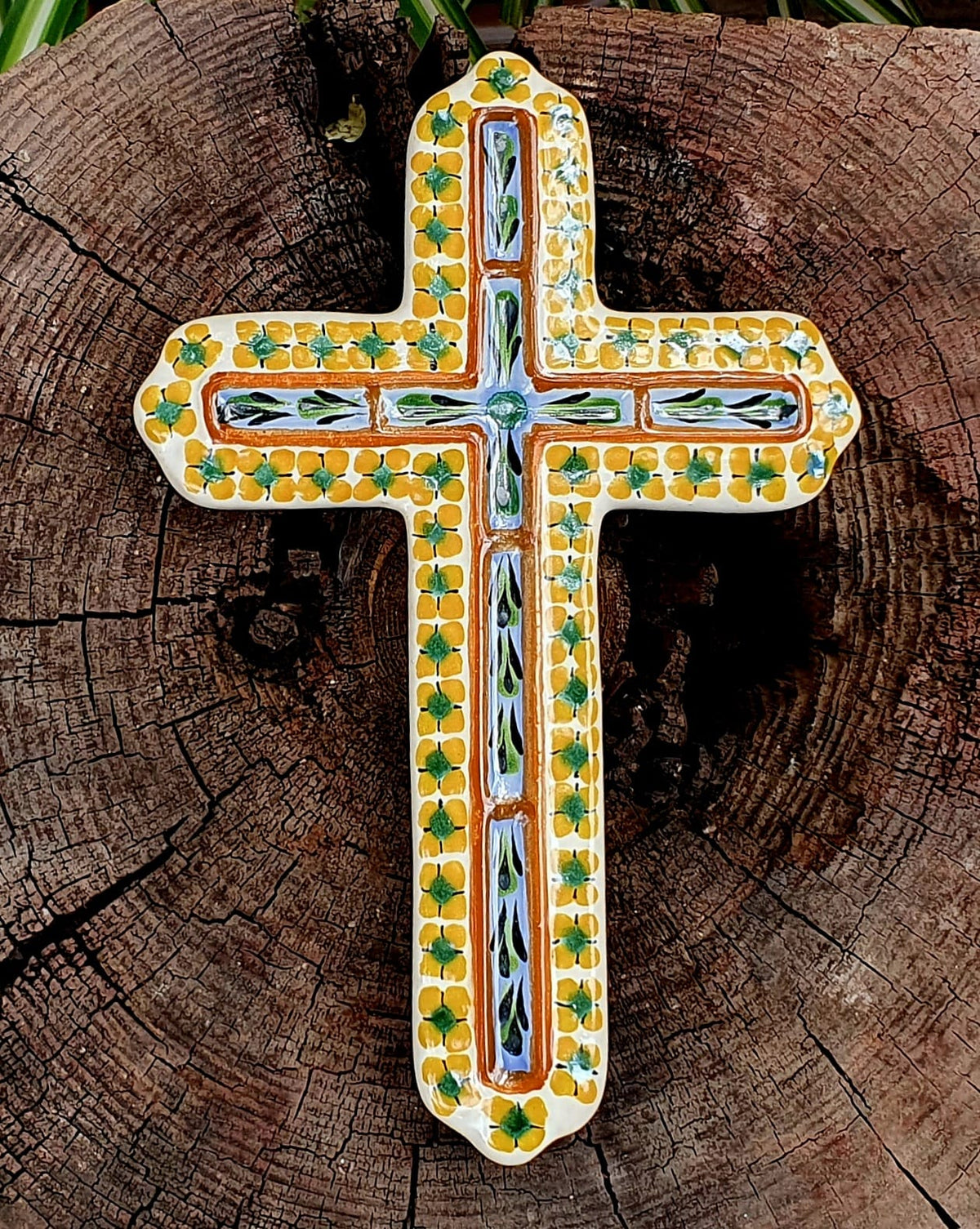 Cruz mediana de 9" de altura, multicolores