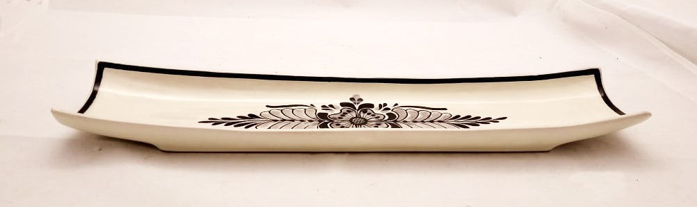 Plato para refrigerios Flower Canoe 17,7 in L Blanco y negro