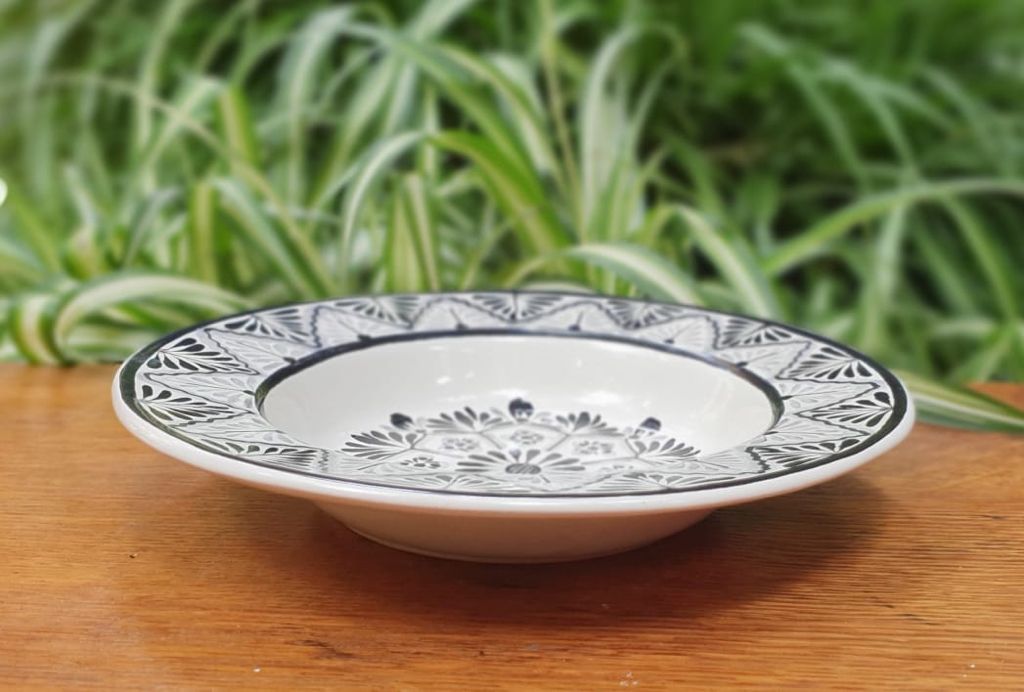 Flower Cereal-Pasta-Soup Bowl Flat Border IV Black and White