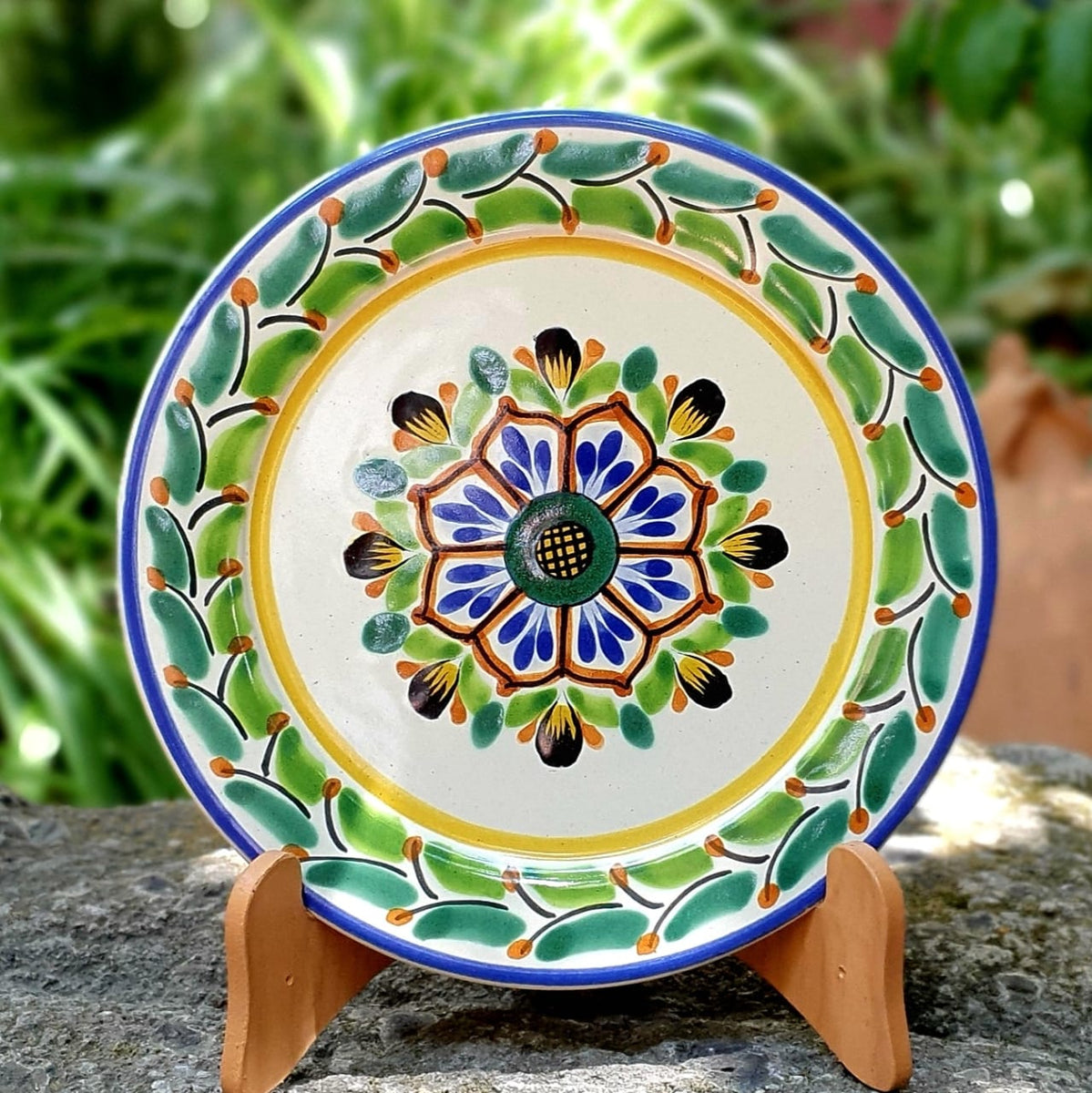 Mexican ceramics Flower Plate Multicolors talavera majolica mexico