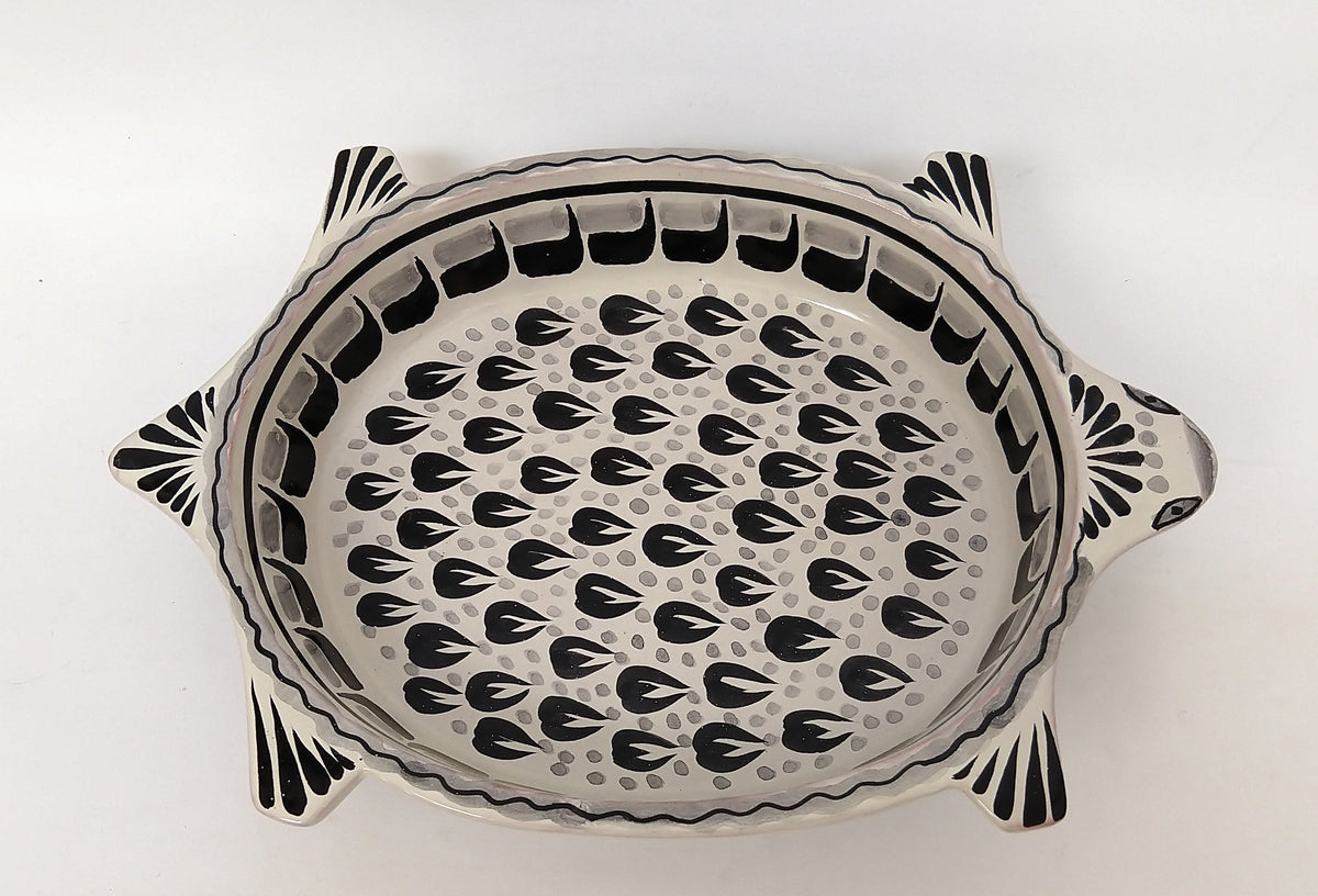 Turtle Salad Bowl 12 in L x 8.5 in W Black and White