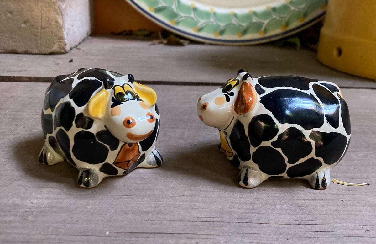 Cow Round Salt and Pepper Shaker Set Black & White