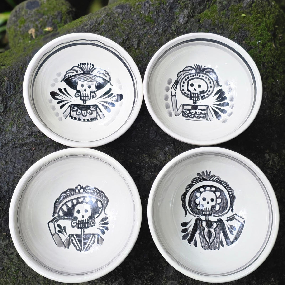 Catrina Small Bowl Set of 5 pieces 4.9" D Black and White - A