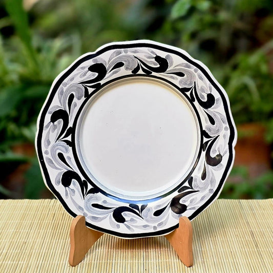 Flower Plate Black and WhiteDinner PlateGorky Gonzalez Store240911 - 22