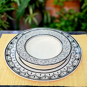 Pasta Plates Set (2 pieces) Black and white