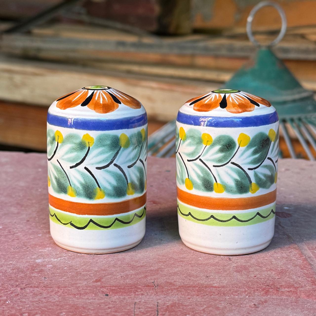 Cilindrical Salt and Pepper Shakers Set of 2 Multicolors