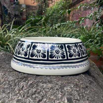 Dog Bowl Black and White