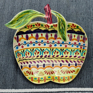 Flat Apple Snack Plate 9x8 in Happy Borders