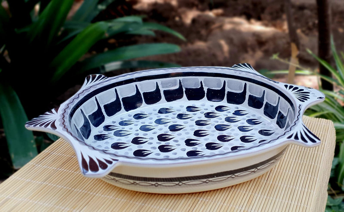 Turtle Salad Bowl 12 in L x 8.5 in W Black and White