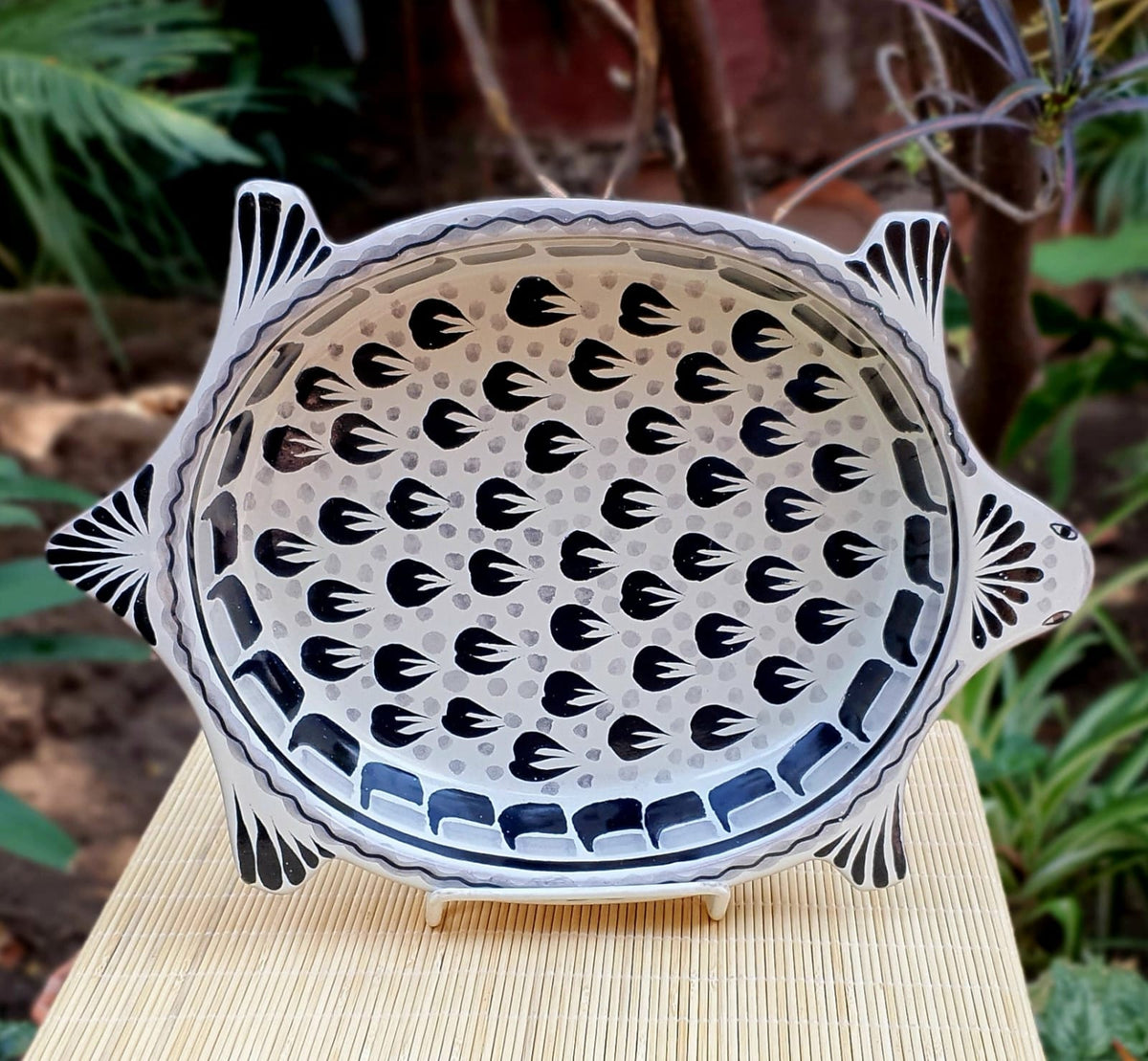 Turtle Salad Bowl 12 in L x 8.5 in W Black and White