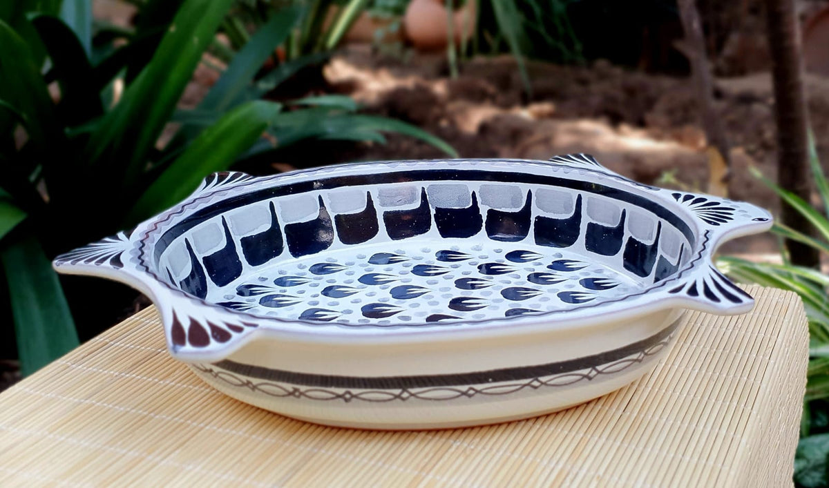 Turtle Salad Bowl 12 in L x 8.5 in W Black and White
