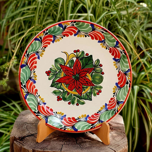 Poinsettia Plate christmas colors