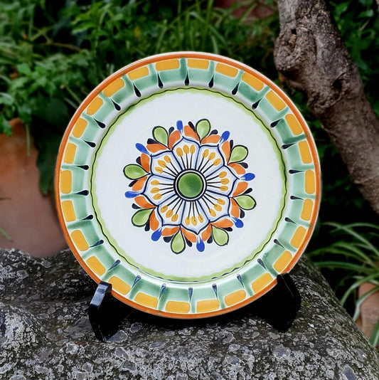 Plato de flores multicolores 