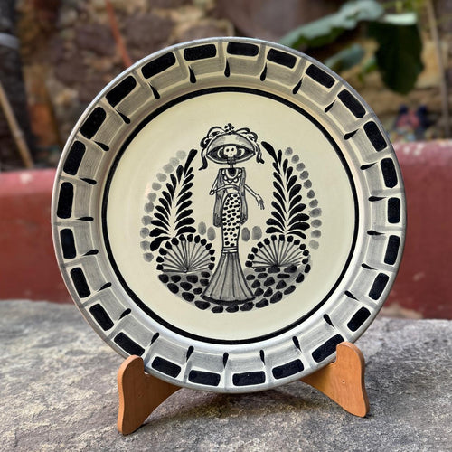 Catrina Plates Black and White