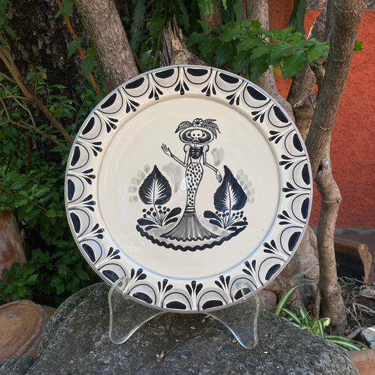Catrina Plates Black and White