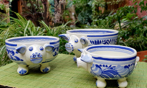 Piggy Footed Bowl Set of 3 Blue and White