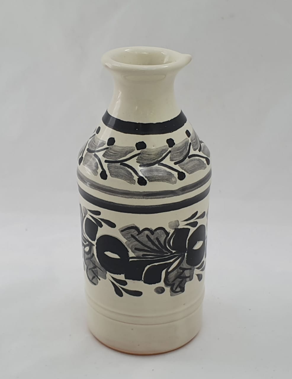 Olive Oil Crute 2.6 X 6.2" Black