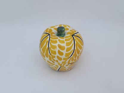 Adorno Manzana Figura 3D 3 en D x 3 en H Colores Amarillos 