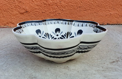 Flower Shape Service Salad Bowl 10" D Black and white