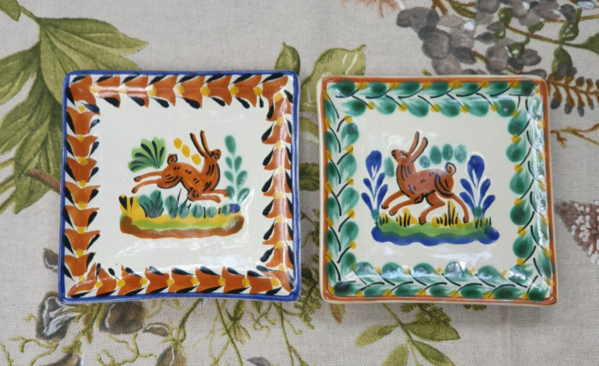 Plato cuadrado de pan de conejo / plato de tapa 5*5" Juego de 2 multicolores 