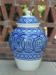 Decorative Vase w/Lid Morisco Pattern Blue and White