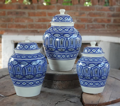 Decorative Vase w/Lid Set of 3 pieces (11, 13, 15 in H) Morisco Pattern Blue and White