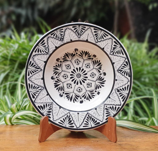 Flower Cereal-Pasta-Soup Bowl Flat Border IV Black and White