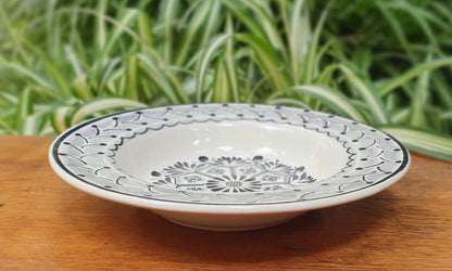 Flower Cereal-Pasta-Soup Bowl Flat Border VI Black and White
