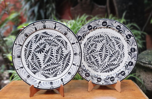 Plates Sets of 2 Pieces Forest Black and White