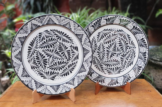 Plates Sets of 2 Pieces Forest Black and White
