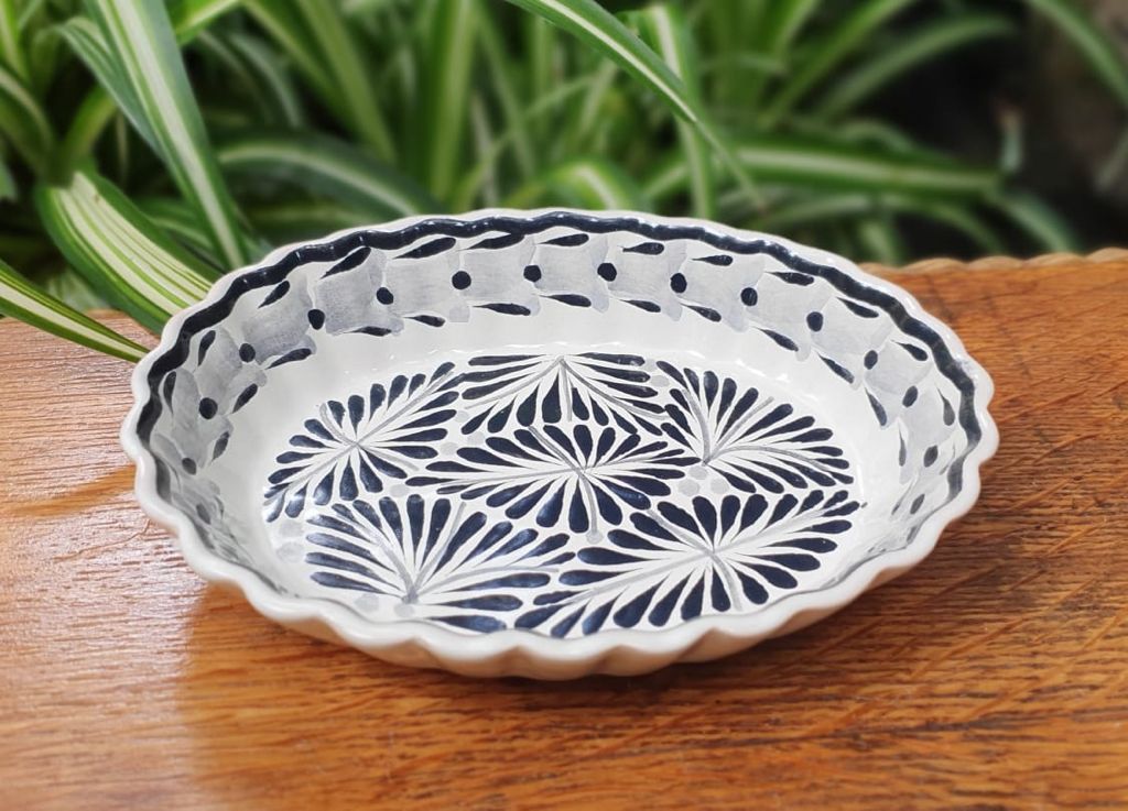 Oval Soap Dish Black and White II