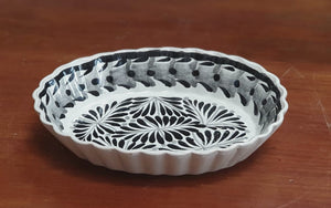 Oval Soap Dish Black and White