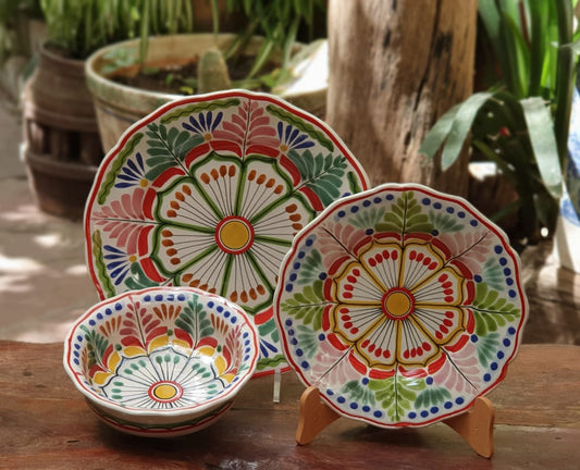 Flower Pattern Flower Shape Dish Set (3 Pieces) One Service