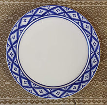 Plate with rhombus border Blue and White