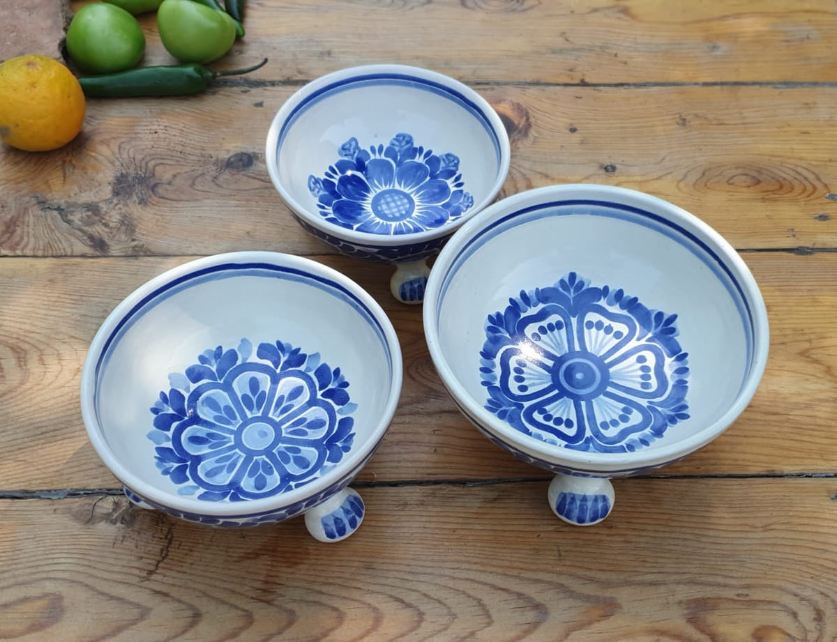 Juego de 3 cuencos con patas, blanco y azul 