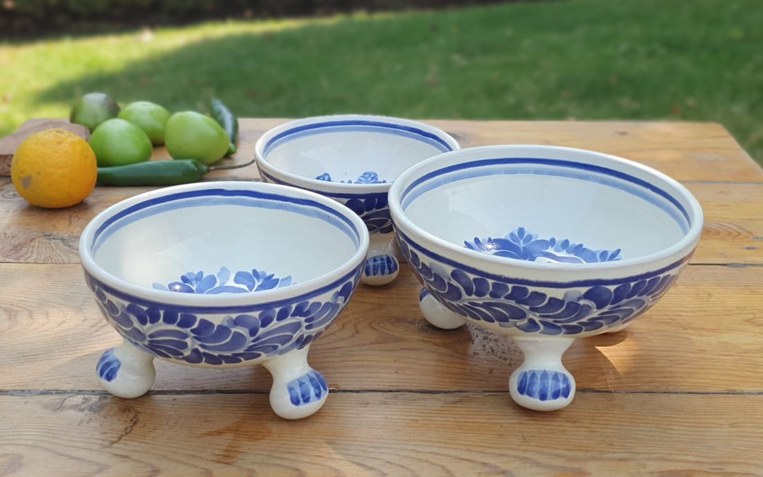 Juego de 3 cuencos con patas, blanco y azul 