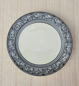 Plate with Morisco border Black and White