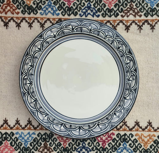 Plate with Morisco border Black and White
