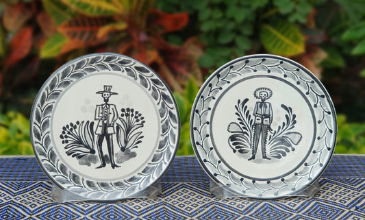 Catrin Bread Plate / Tapa Plate 6.3" D Black and White Set of Los Compadres (2 pieces)