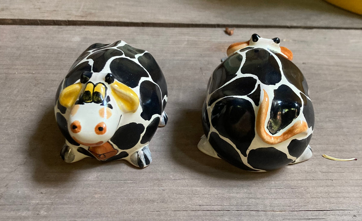 Cow Round Salt and Pepper Shaker Set Black & White